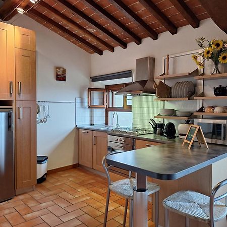 Апартаменты Casa Del Tramonto Чивителла-ин-Валь-ди-Кьяна Экстерьер фото