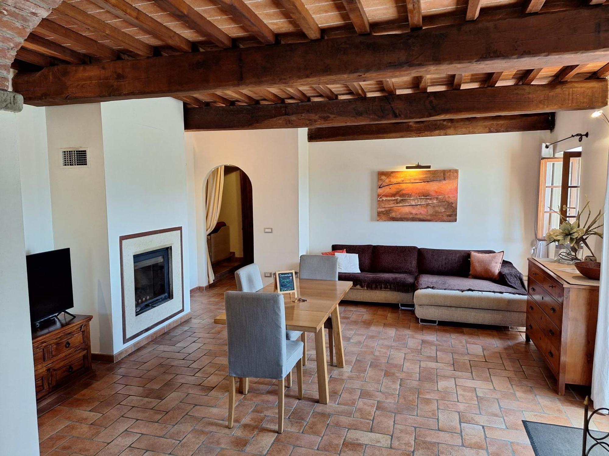 Апартаменты Casa Del Tramonto Чивителла-ин-Валь-ди-Кьяна Экстерьер фото