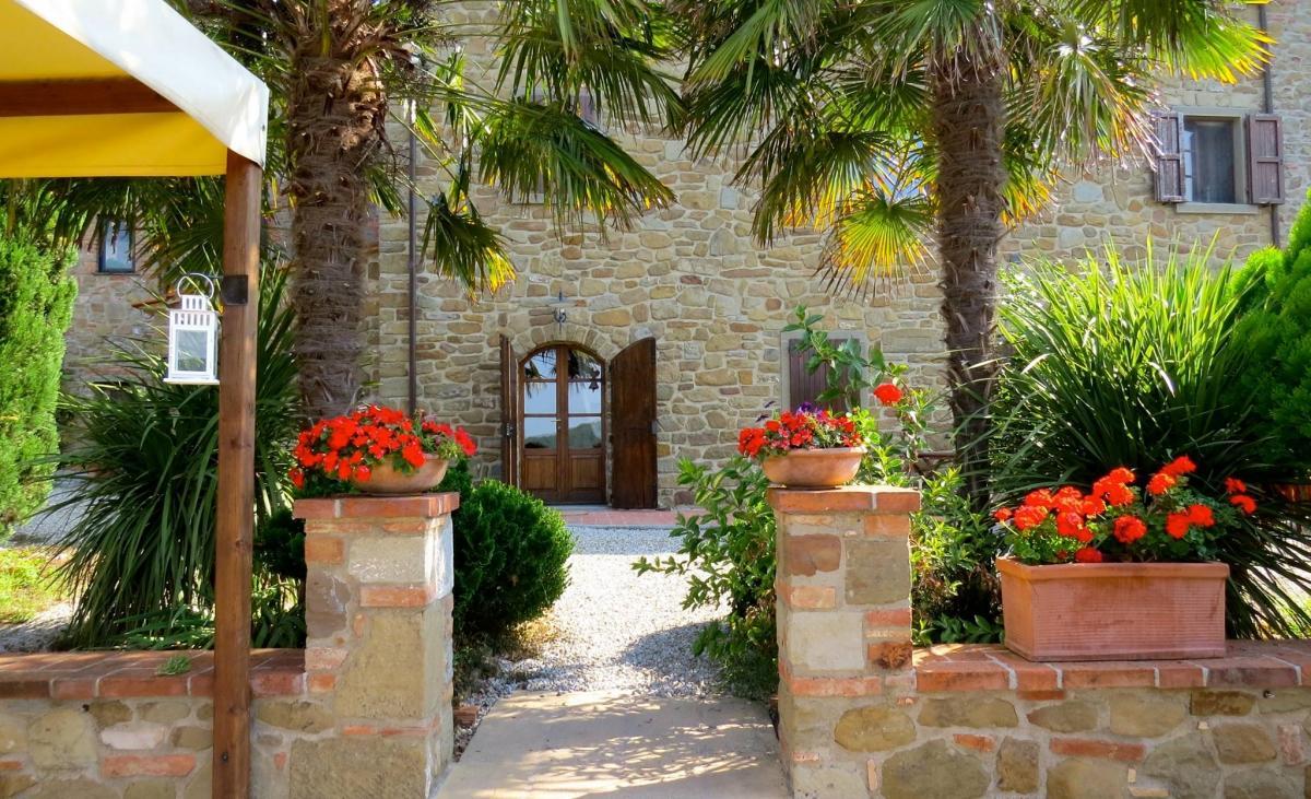 Апартаменты Casa Del Tramonto Чивителла-ин-Валь-ди-Кьяна Экстерьер фото
